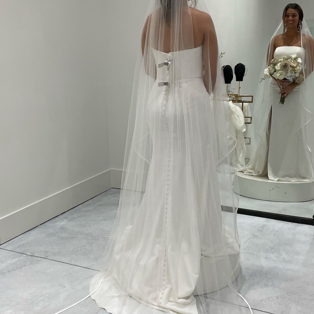 Elegant Strapless Satin Wedding Dress – Size 12 (Never Worn, Off the Rack) - Picture 4 of 5